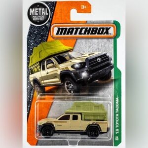 2017 Matchbox #86'16 Toyota Tacoma QUICKSAND (BEIGE)